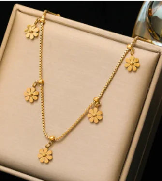 Daisy Necklace