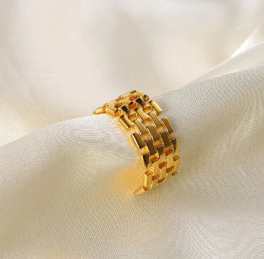 Evelyn Watch Band Ring